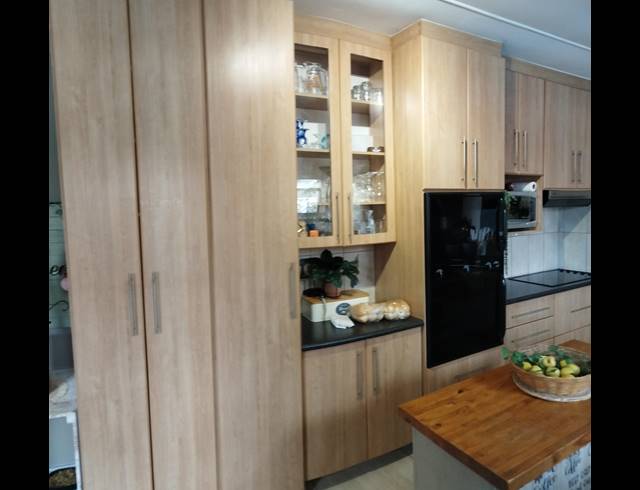3 BEDROOM FREESTANDING FOR SALE IN STRELITZIA PARK